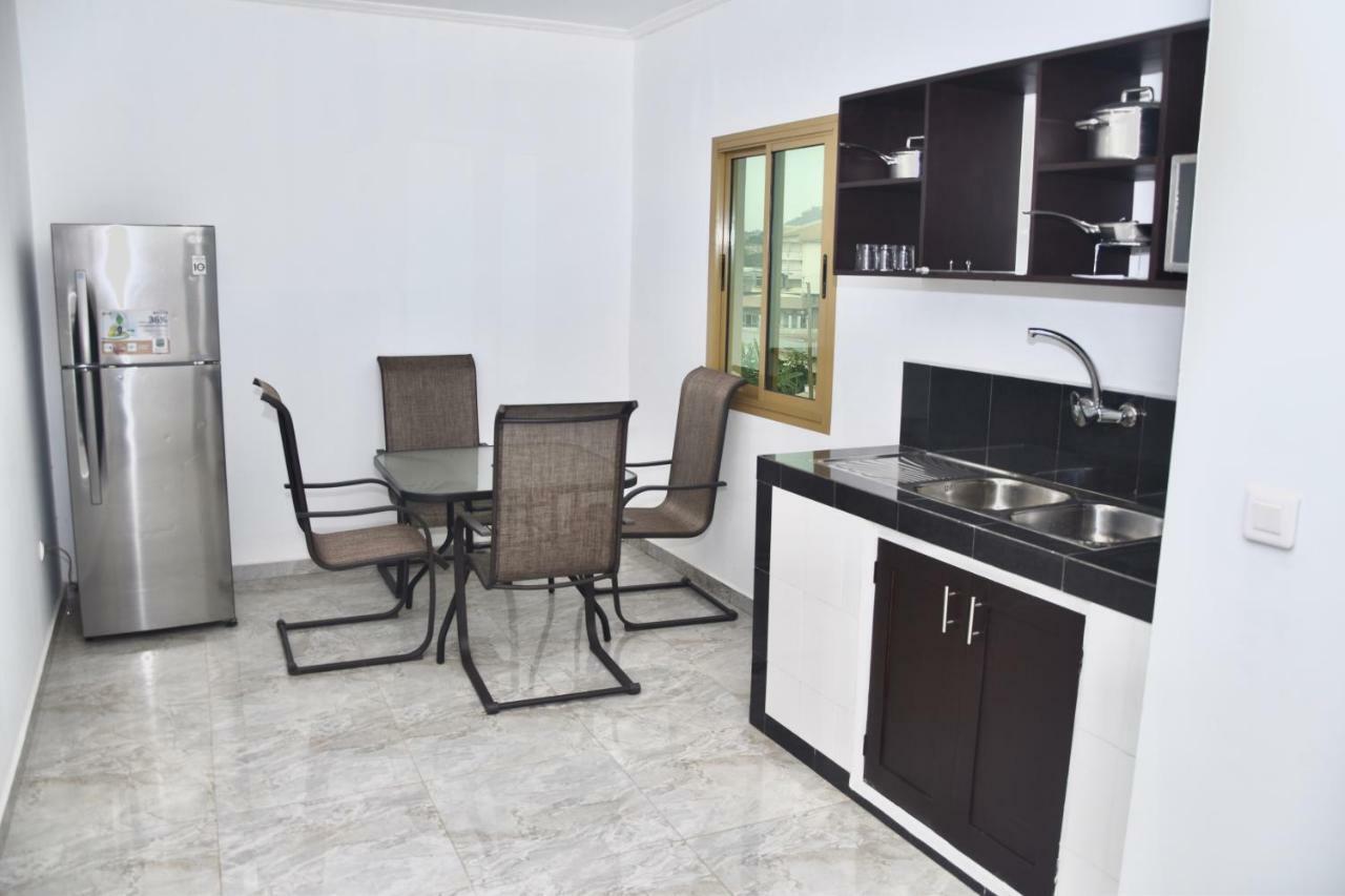 Hotel La Couronne Rw Yaoundé Екстериор снимка