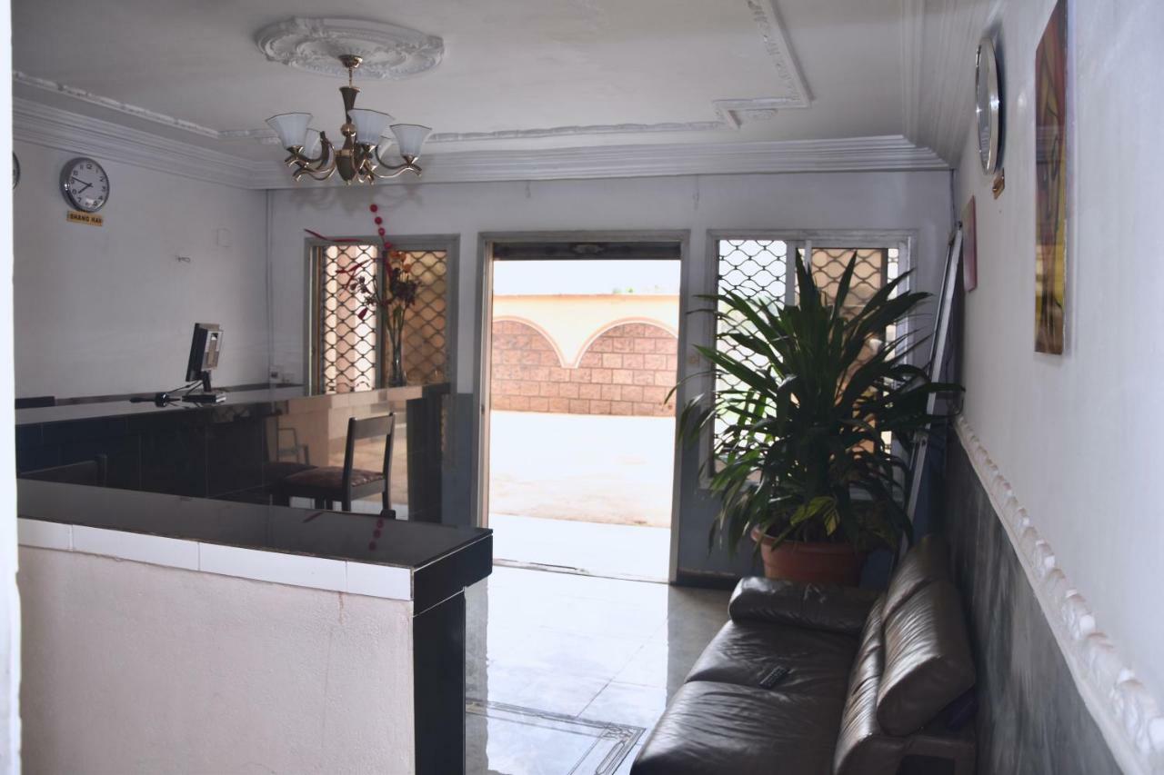 Hotel La Couronne Rw Yaoundé Екстериор снимка