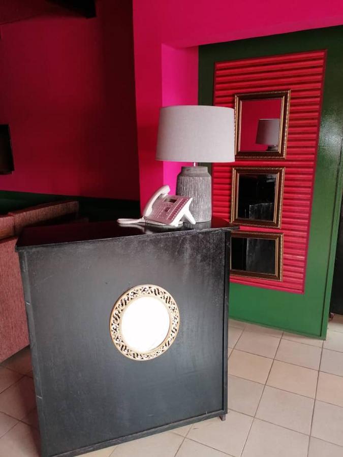 Hotel La Couronne Rw Yaoundé Екстериор снимка
